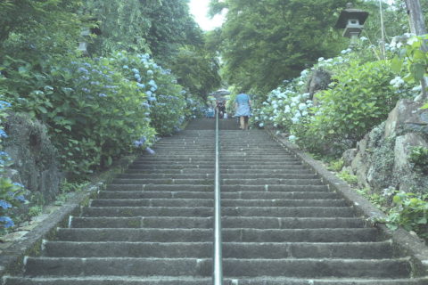 太平山神社までの階段