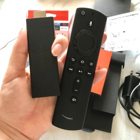Fire TV Stickとリモコン