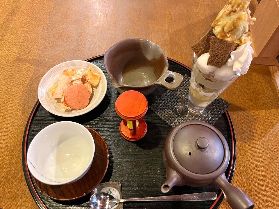 お芋とほうじ茶パフェと静岡川根産煎茶