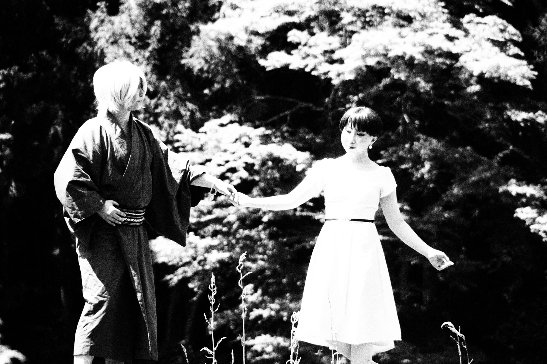 夫婦の白黒写真