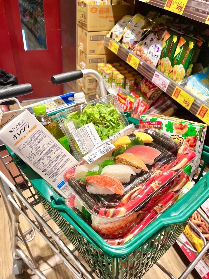 スーパーで買い物