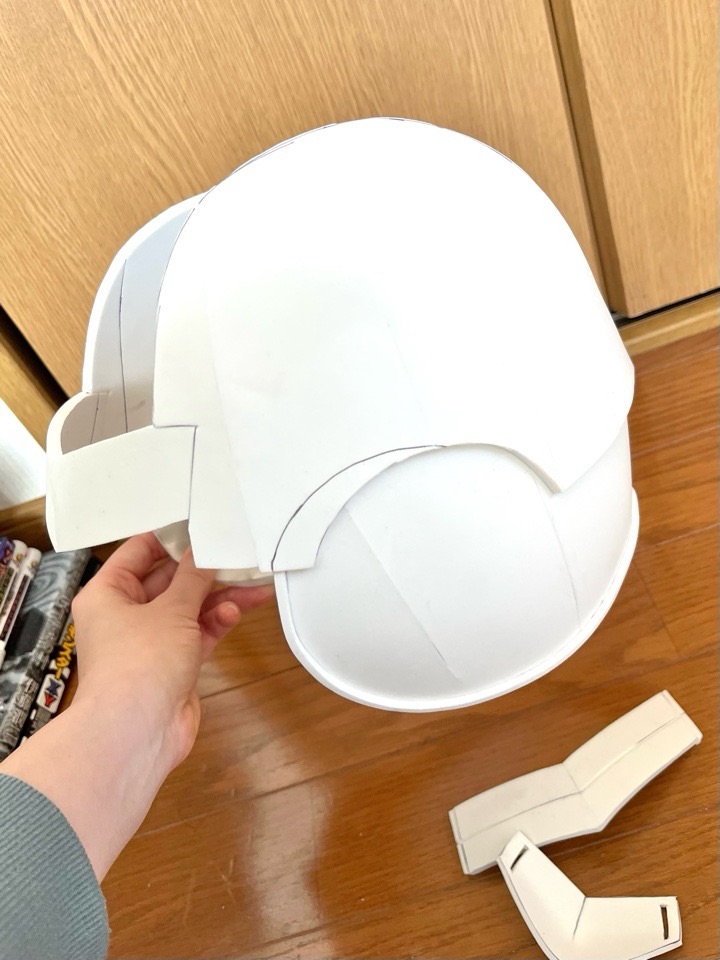 ヘルメットの形づくり