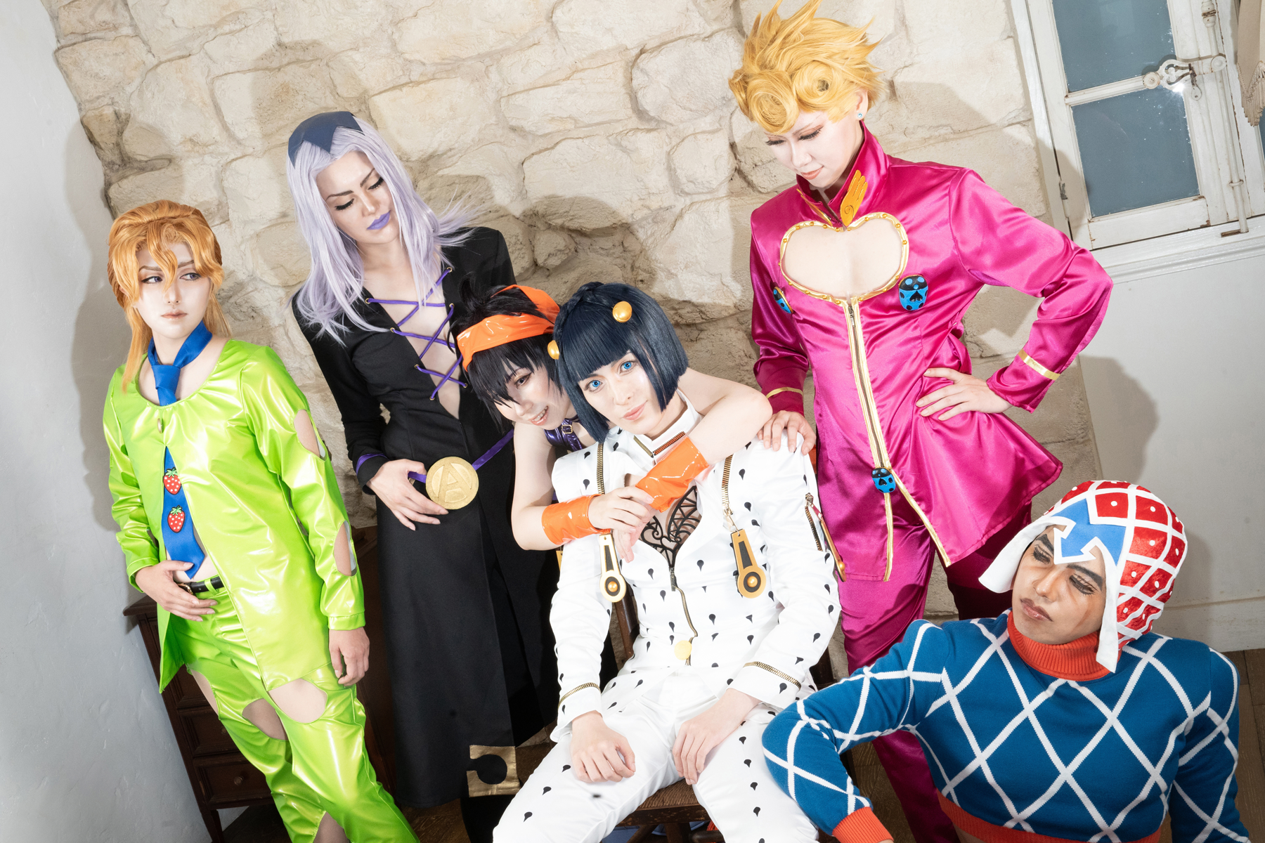 ブチャラティを囲む写真