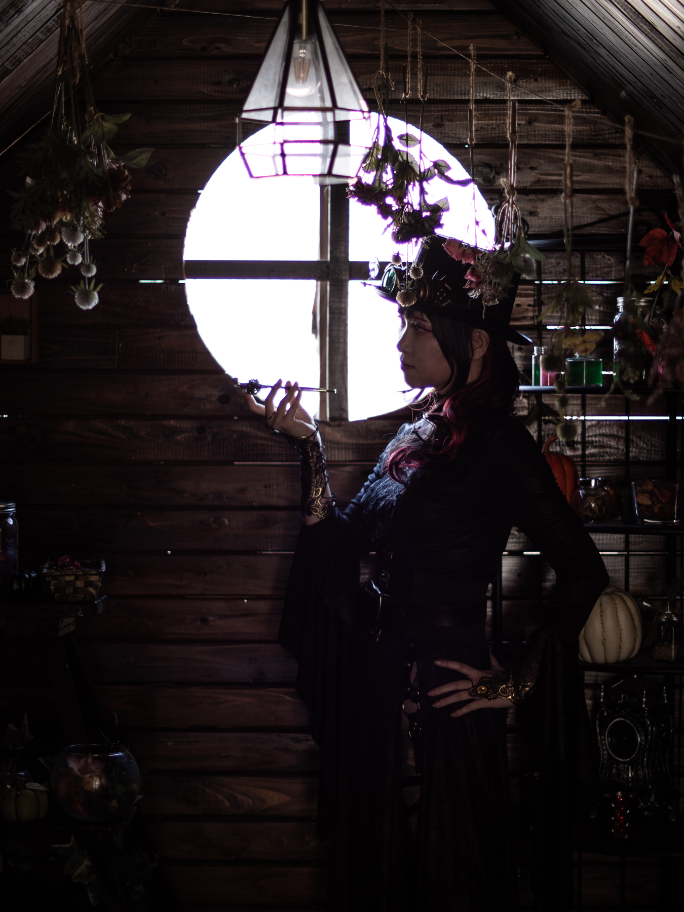 丸窓とシルエット